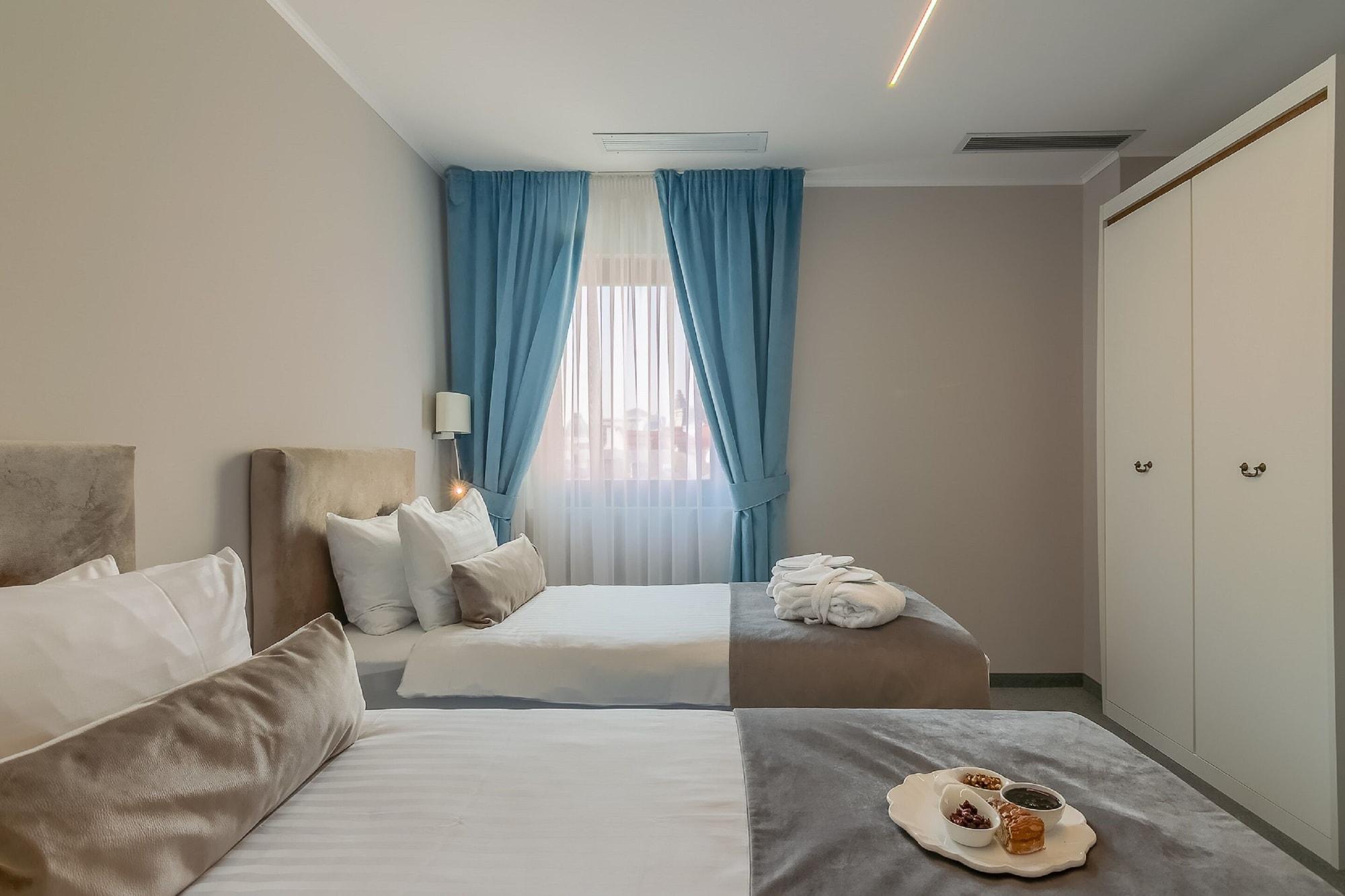 Hotel New Era Old Town Bucharest- Parking With Fee Nearby - Not At The !