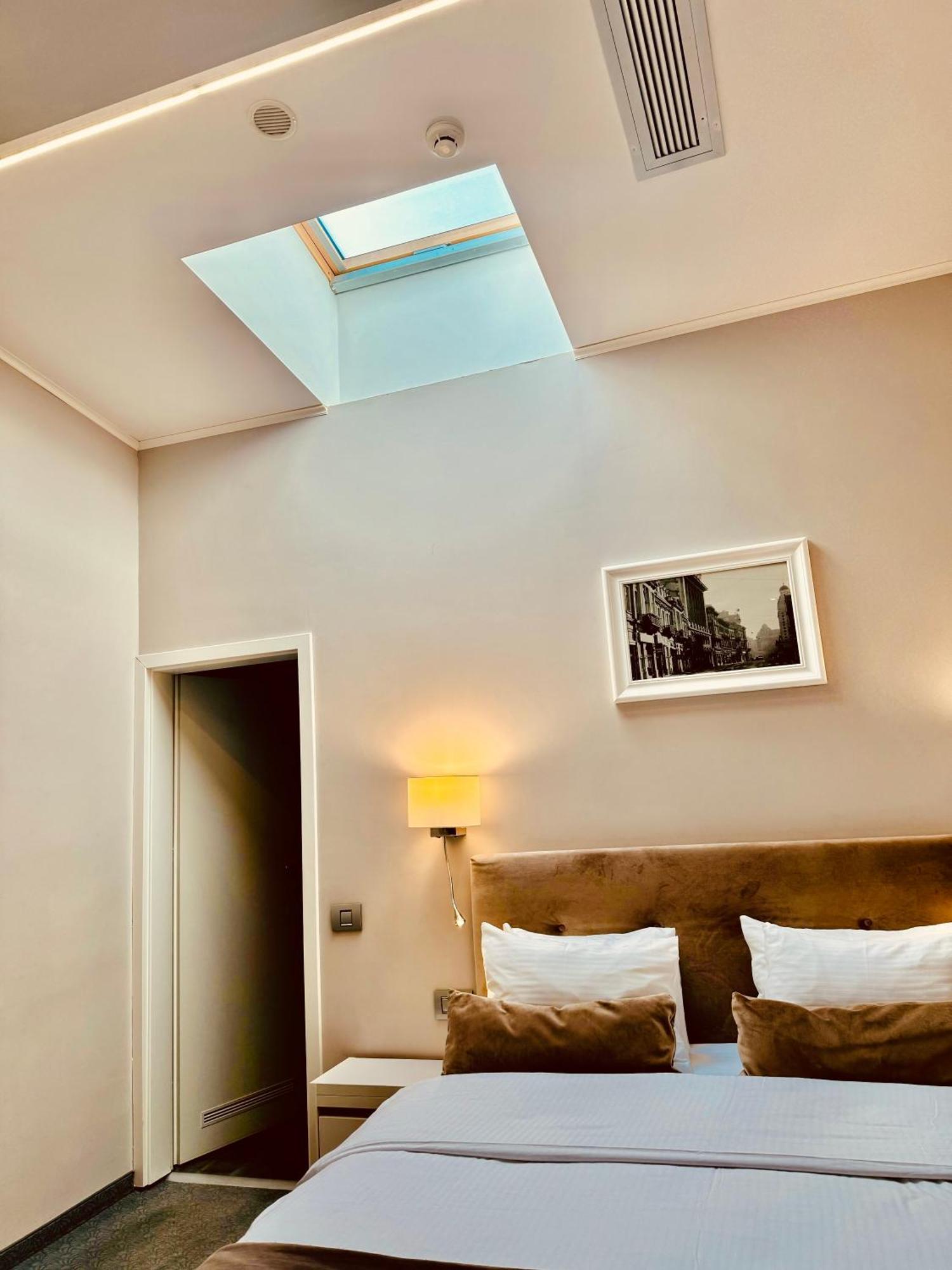 New Era Old Town Bucharest- Parking With Fee Nearby - Not At The ! Hotel 4*