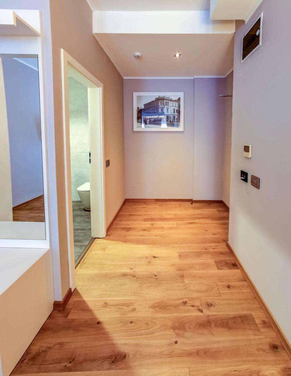 Hotel New Era Old Town Bucharest- Parking With Fee Nearby - Not At The ! 4*